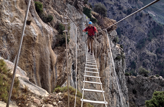 Recorrido de montaña con cable